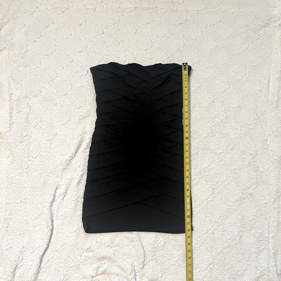 Nikibiki Black Strapless Dress - Picture 6 of 6